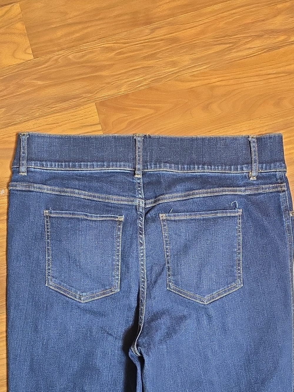 Spanx Pull-on Flare Jeans 20327R - 1X 34" Inseam - Picture 5 of 12